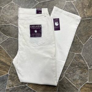 Women's Essential Stretch White Jeans